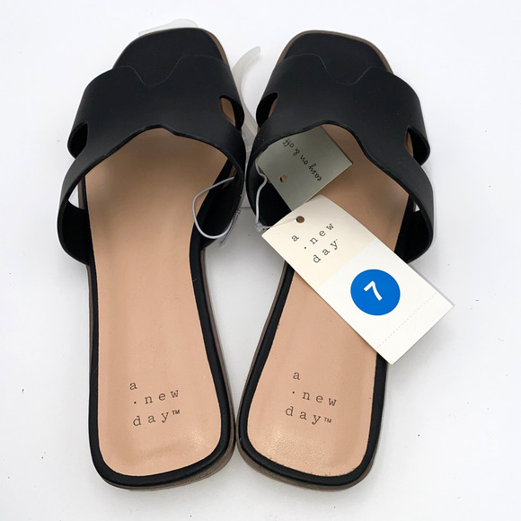 A New Day Shoes Womens Size 7 Black Faux Leather Slip On Flats - Picture 4 of 5